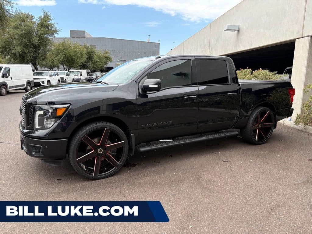 2018 Nissan Titan SV — photo 1 of 27