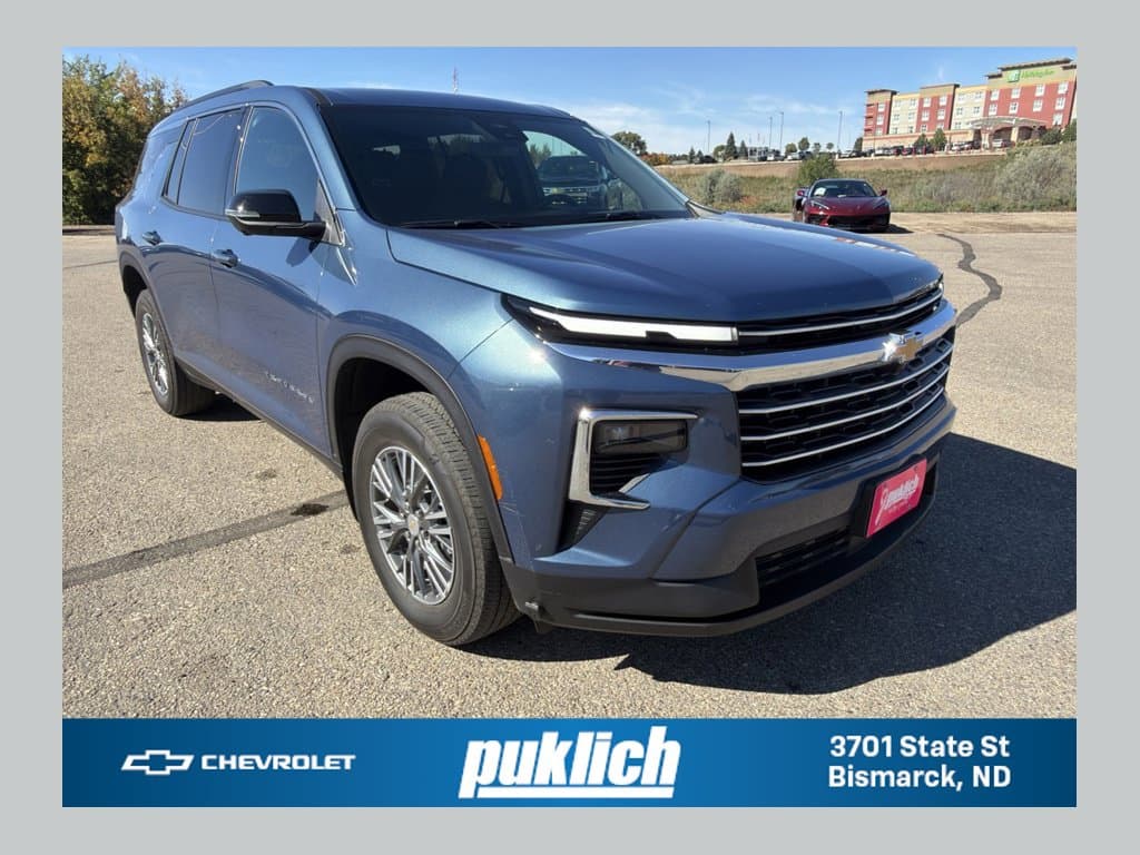 2026 Chevrolet Traverse AWD LT — photo 1 of 40