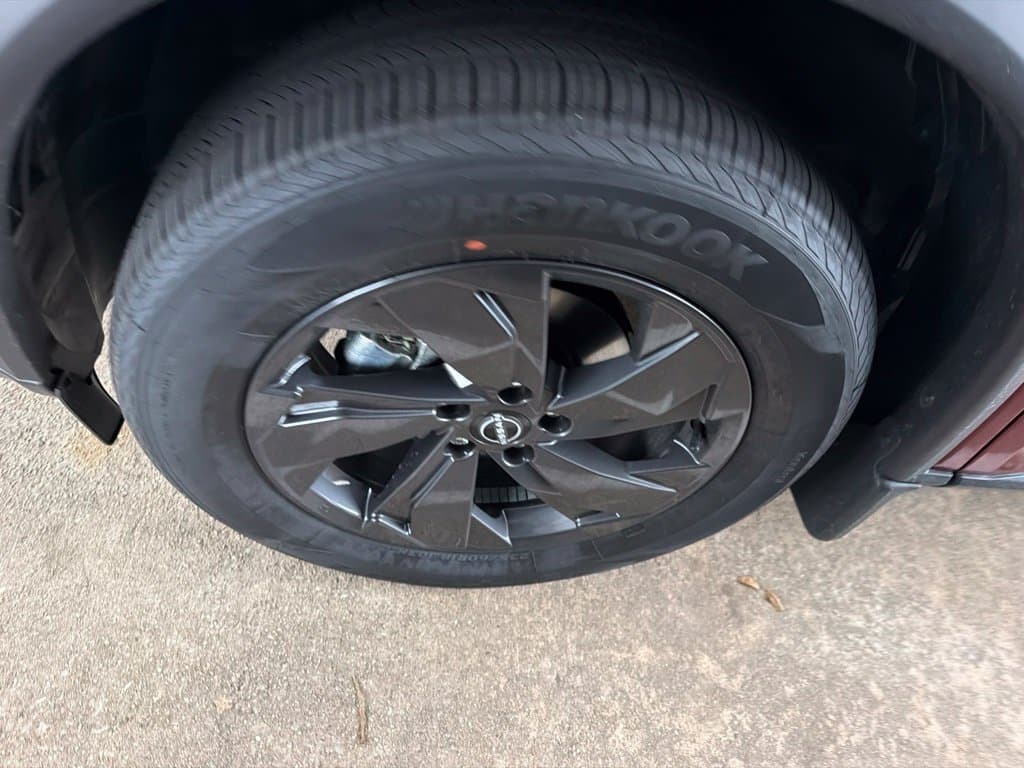 2026 Nissan Rogue SV — photo 1 of 33