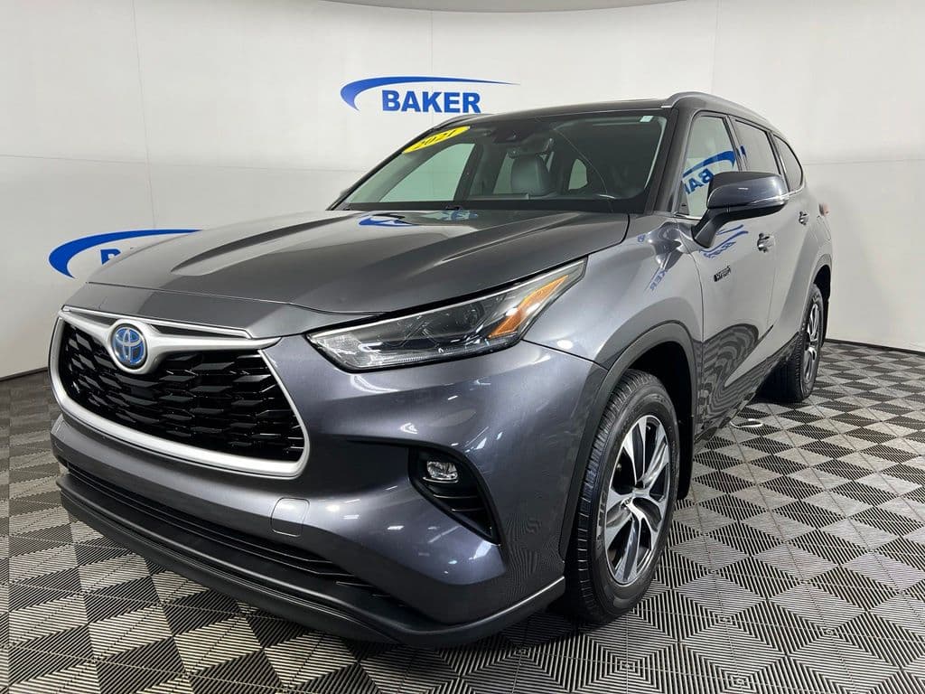 2021 Toyota Highlander Hybrid XLE — photo 1 of 38