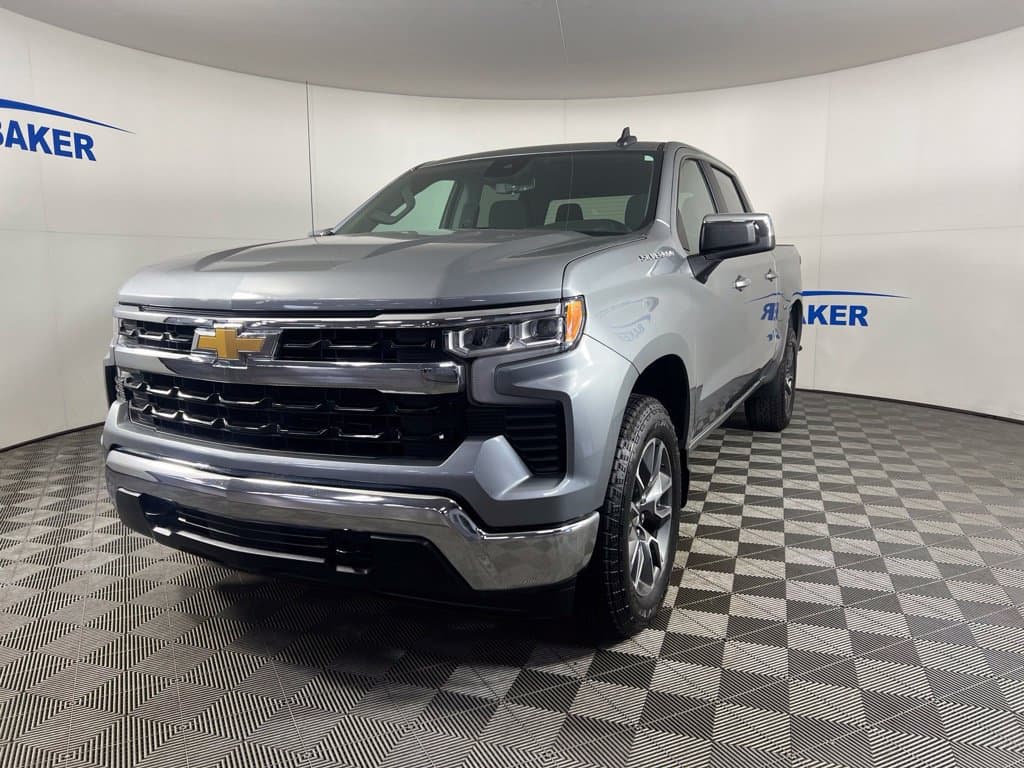 2024 Chevrolet Silverado 1500 LT — photo 1 of 32