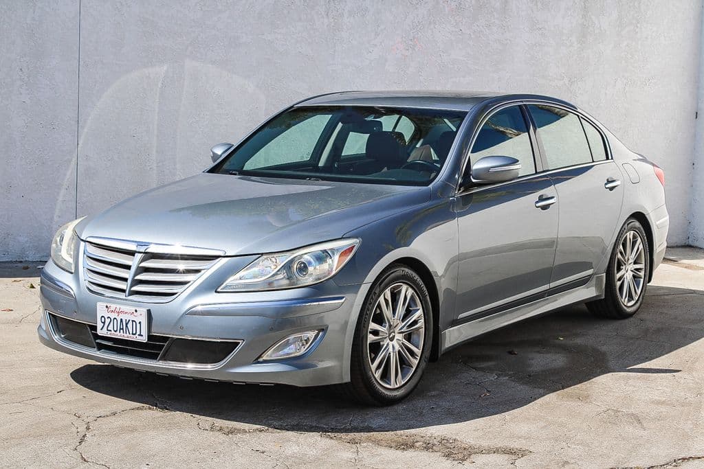2014 Hyundai Genesis Base — photo 1 of 11