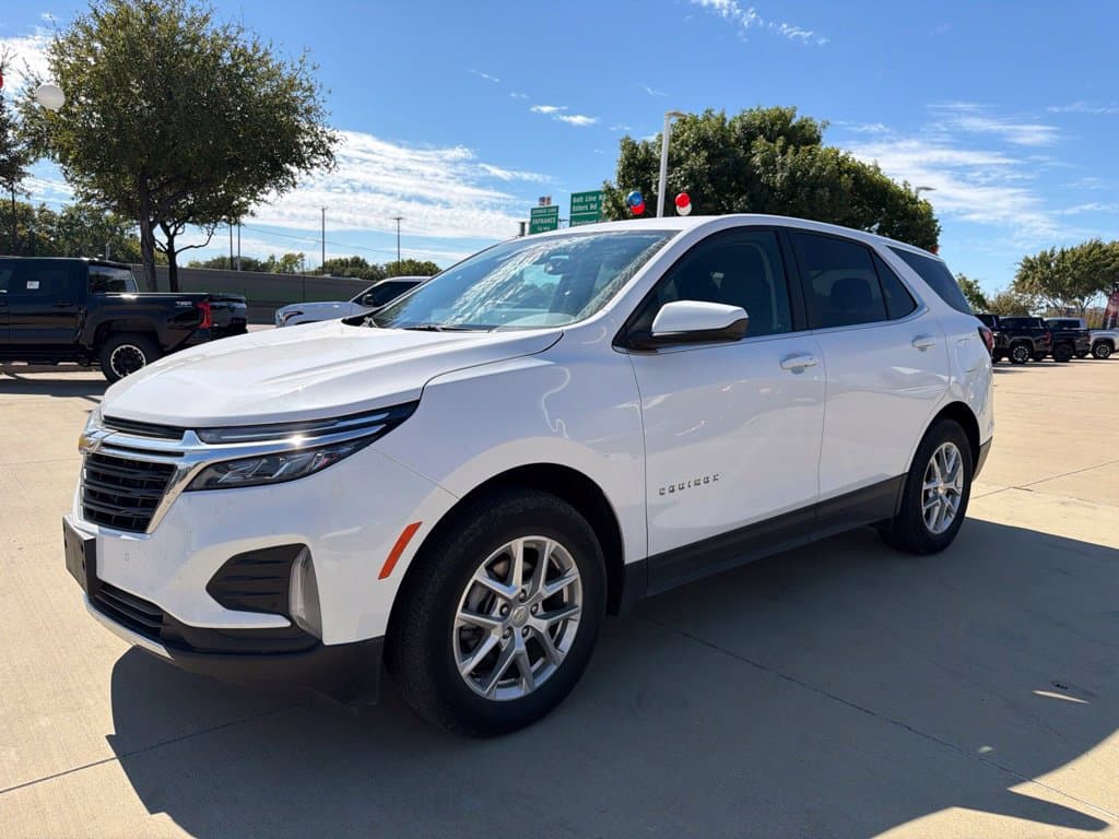 2024 Chevrolet Equinox LT — photo 1 of 25