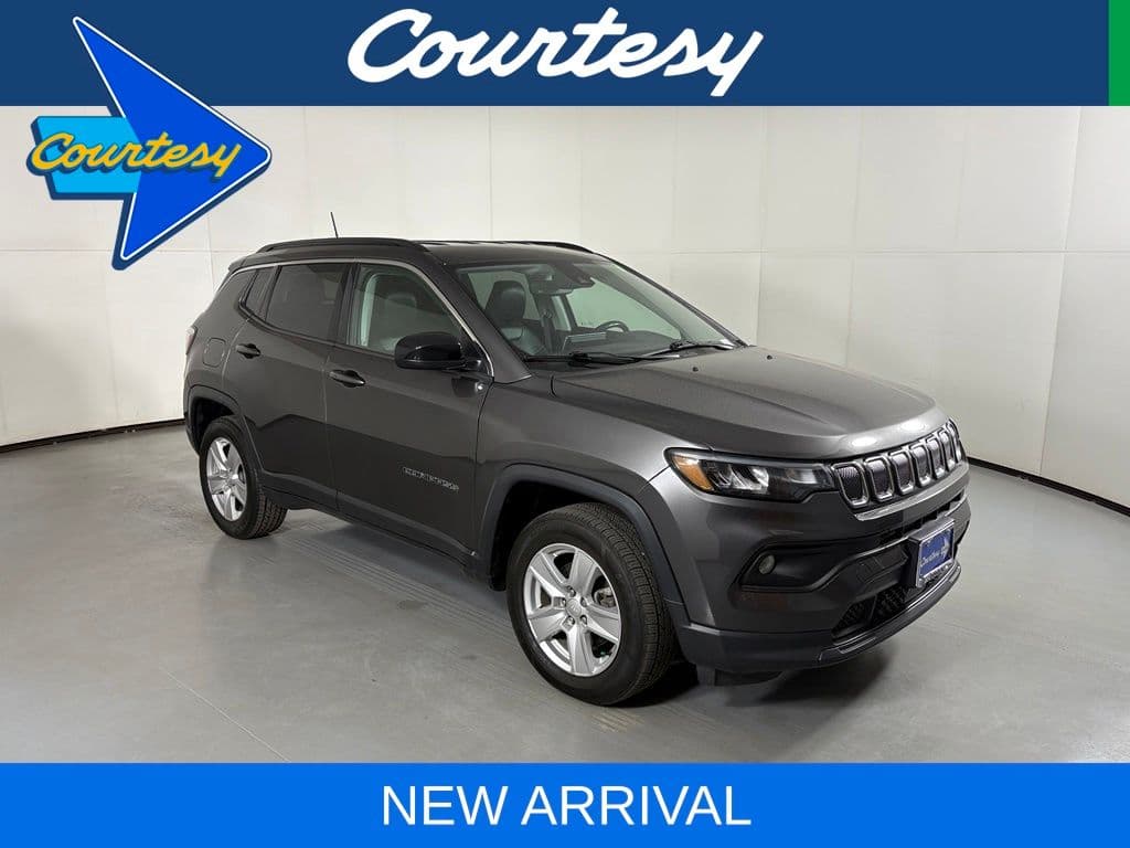 2022 Jeep Compass Latitude — photo 1 of 42