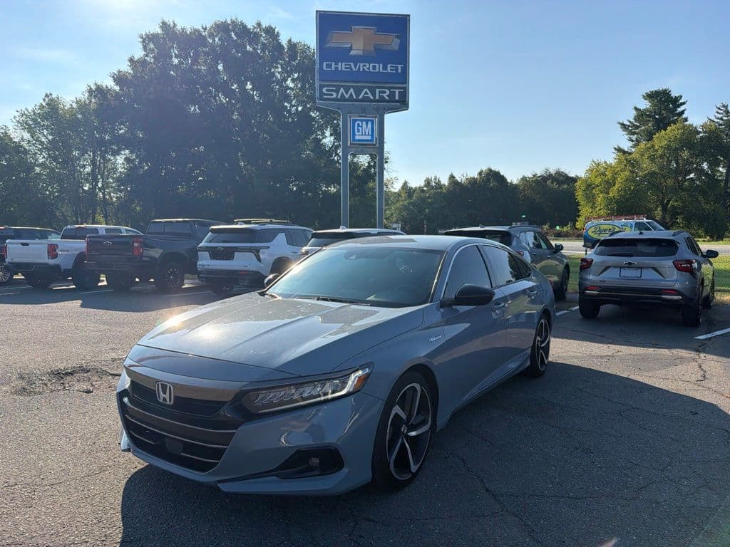 2022 Honda Accord Hybrid Sport — photo 1 of 10
