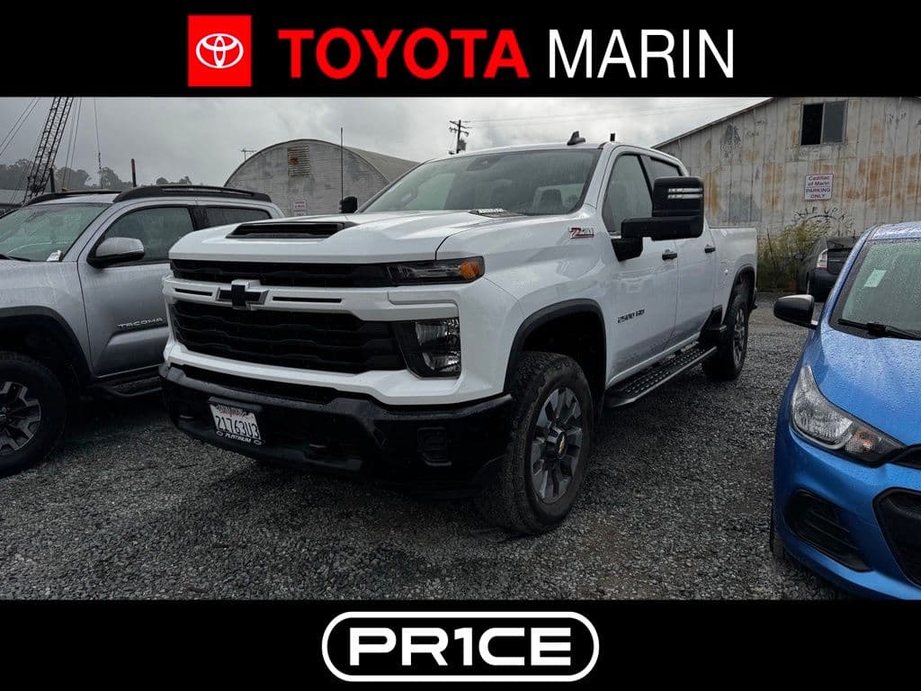 2024 Chevrolet Silverado 2500HD Custom — photo 1 of 6