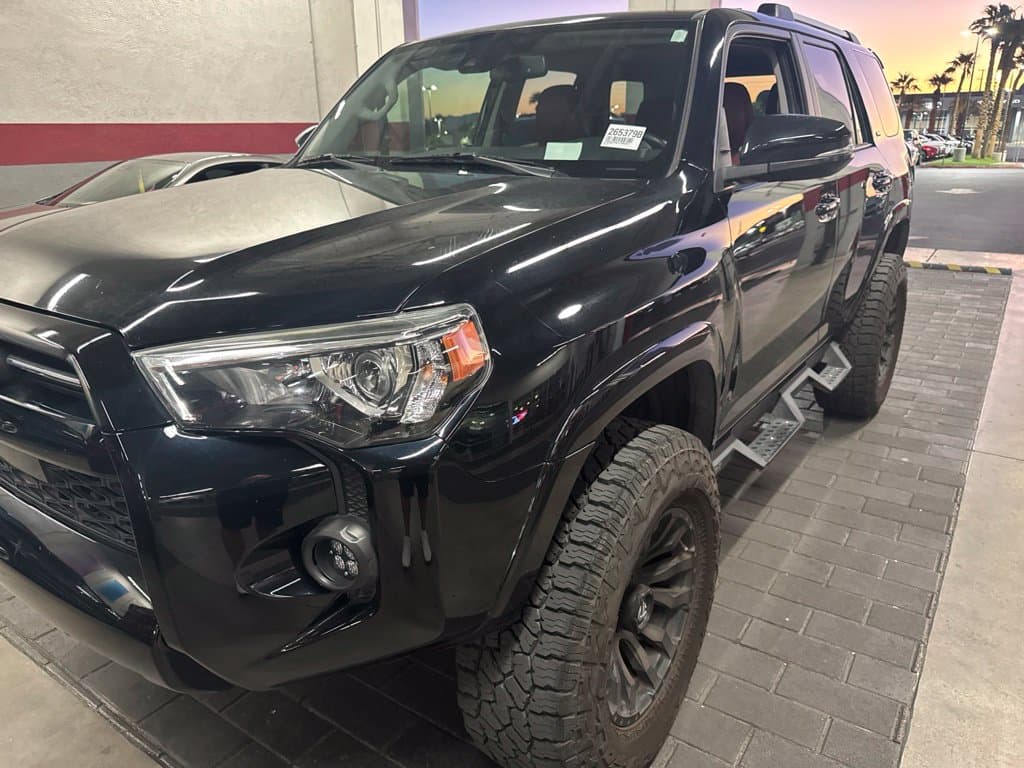 2020 Toyota 4Runner SR5 Premium — photo 1 of 4