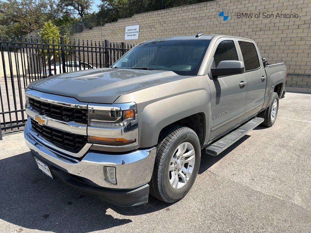 2017 Chevrolet Silverado 1500 LT — photo 1 of 5