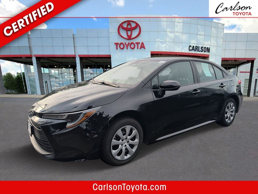 2024 Toyota Corolla LE — photo 1 of 8