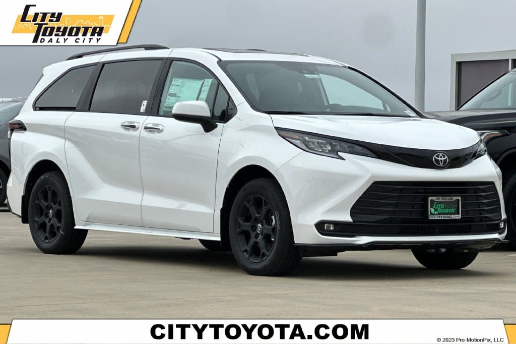 2026 Toyota Sienna Woodland Edition — photo 1 of 33