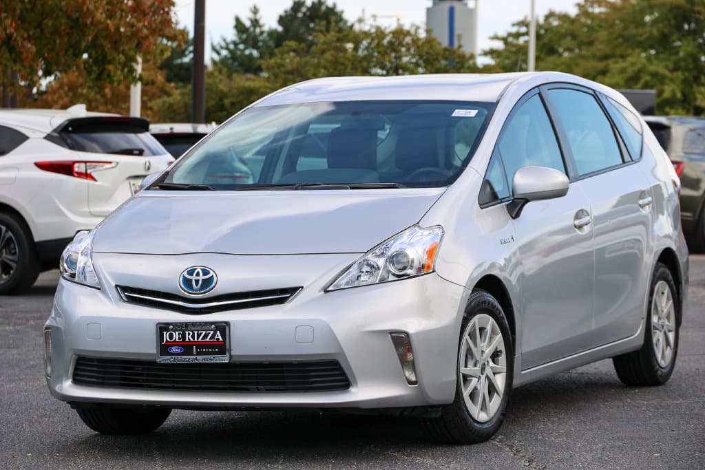 2014 Toyota Prius v Two — photo 1 of 25