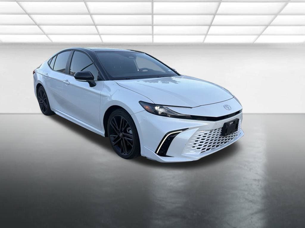 2025 Toyota Camry XSE — photo 1 of 12