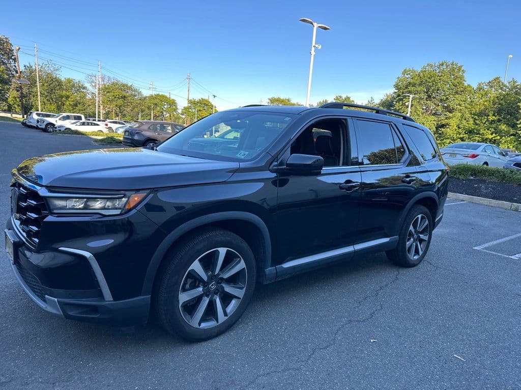 2023 Honda Pilot Elite — photo 1 of 27