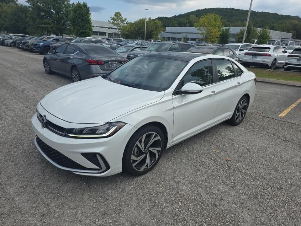 2025 Volkswagen Jetta SEL — photo 1 of 6