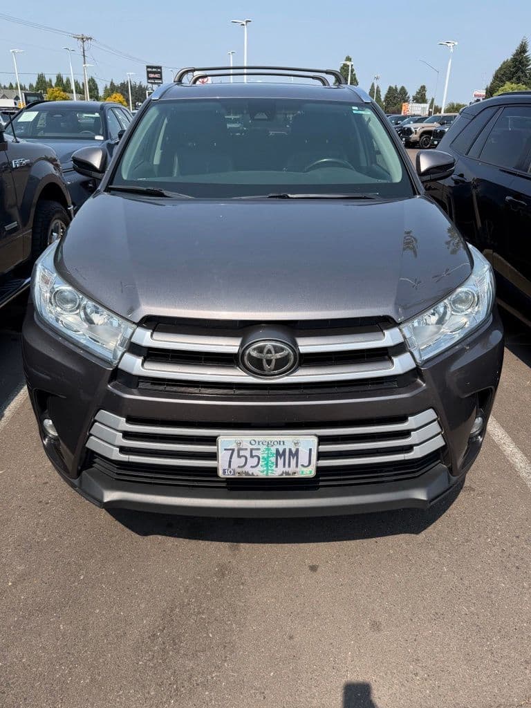 2017 Toyota Highlander XLE — photo 1 of 11