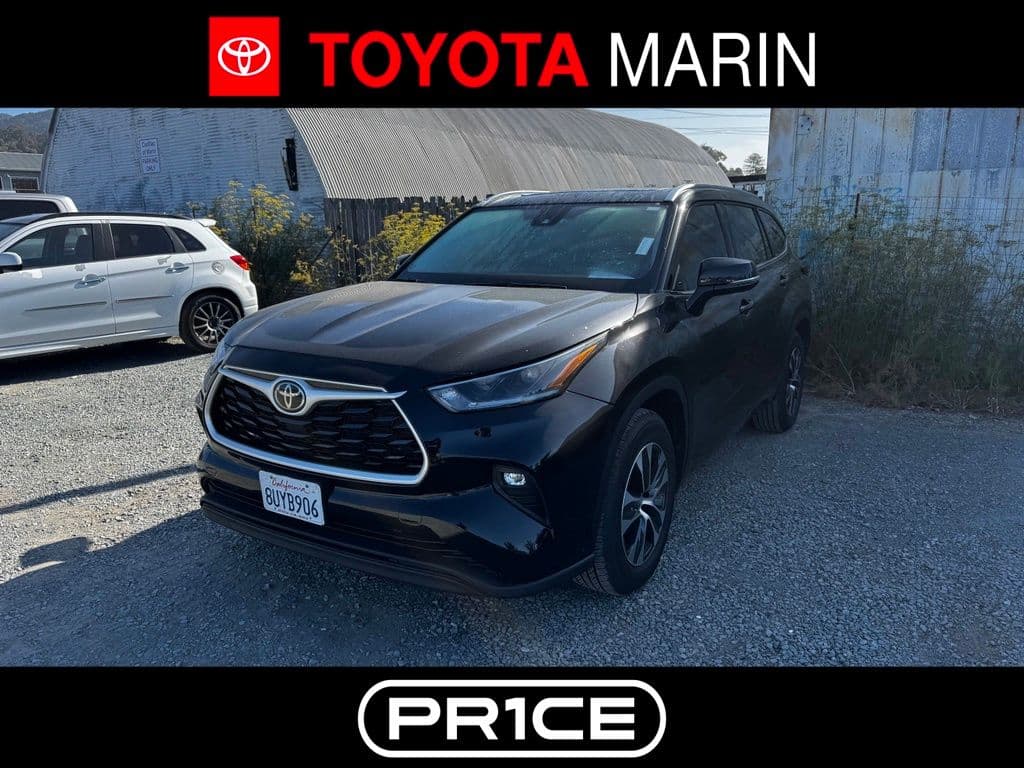 2021 Toyota Highlander XLE — photo 1 of 7