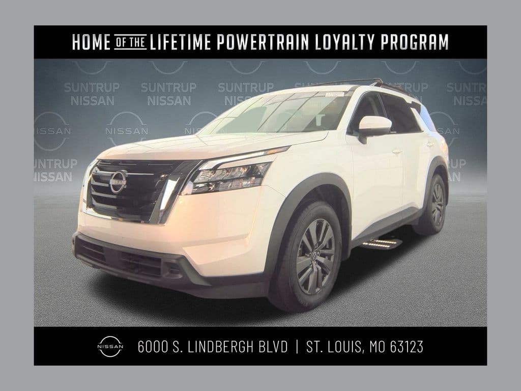 2025 Nissan Pathfinder SV — photo 1 of 15
