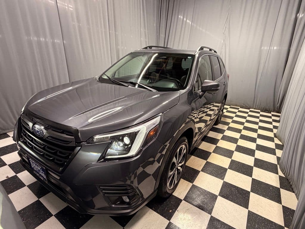 2023 Subaru Forester Limited — photo 1 of 17