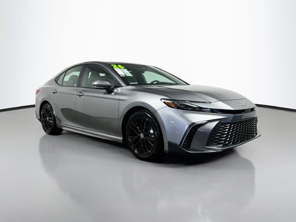2026 Toyota Camry SE — photo 1 of 33
