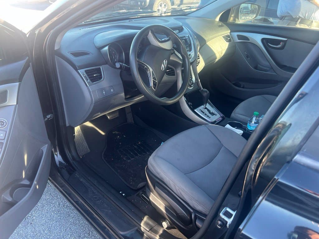 2011 Hyundai Elantra GLS — photo 1 of 7