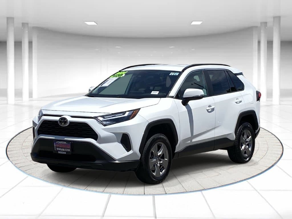 2024 Toyota RAV4 XLE — photo 1 of 33