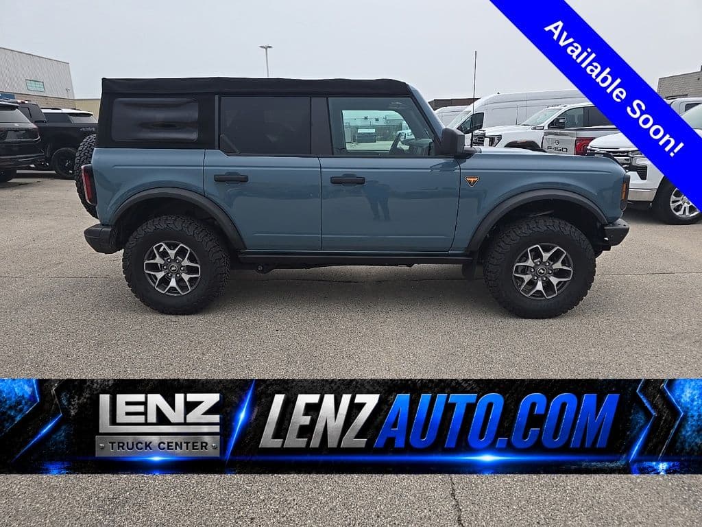 2022 Ford Bronco Badlands — photo 1 of 24