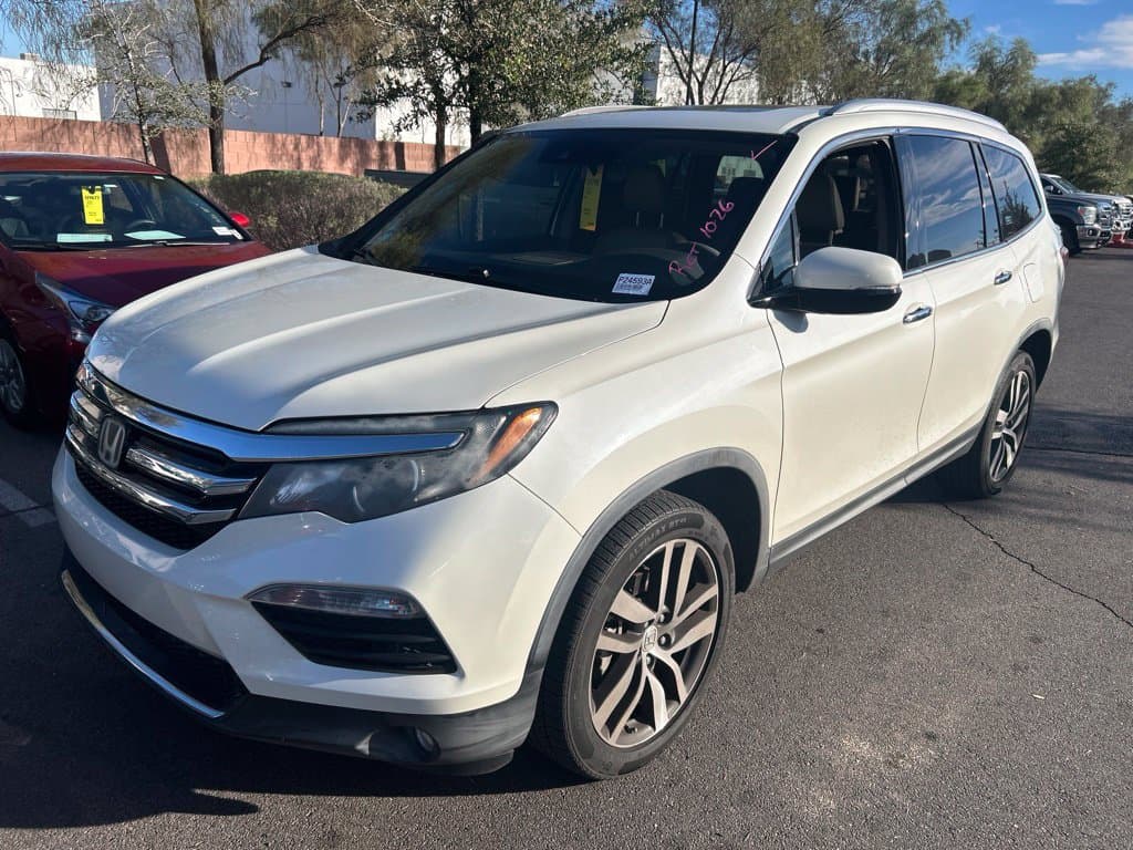 2016 Honda Pilot Touring — photo 1 of 4