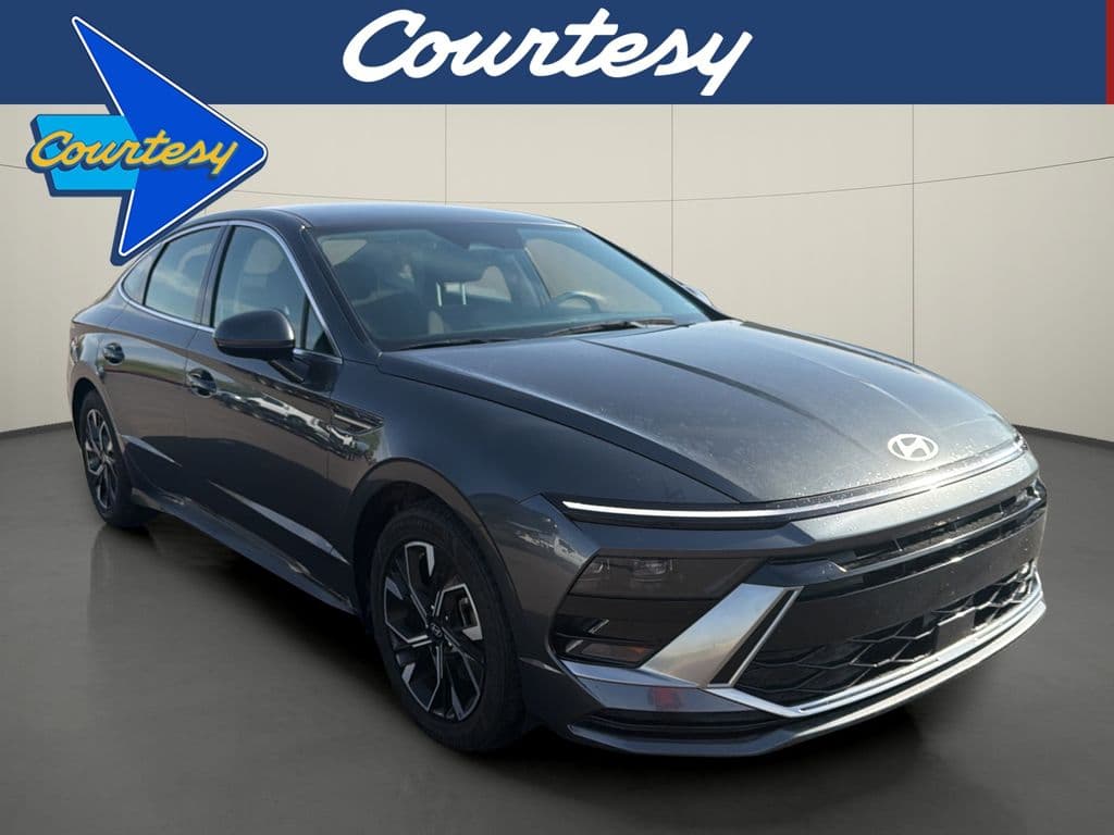 2025 Hyundai Sonata SEL — photo 1 of 11