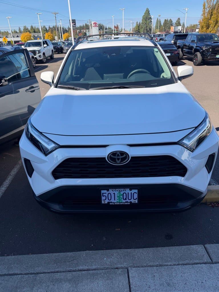 2025 Toyota RAV4 XLE — photo 1 of 9