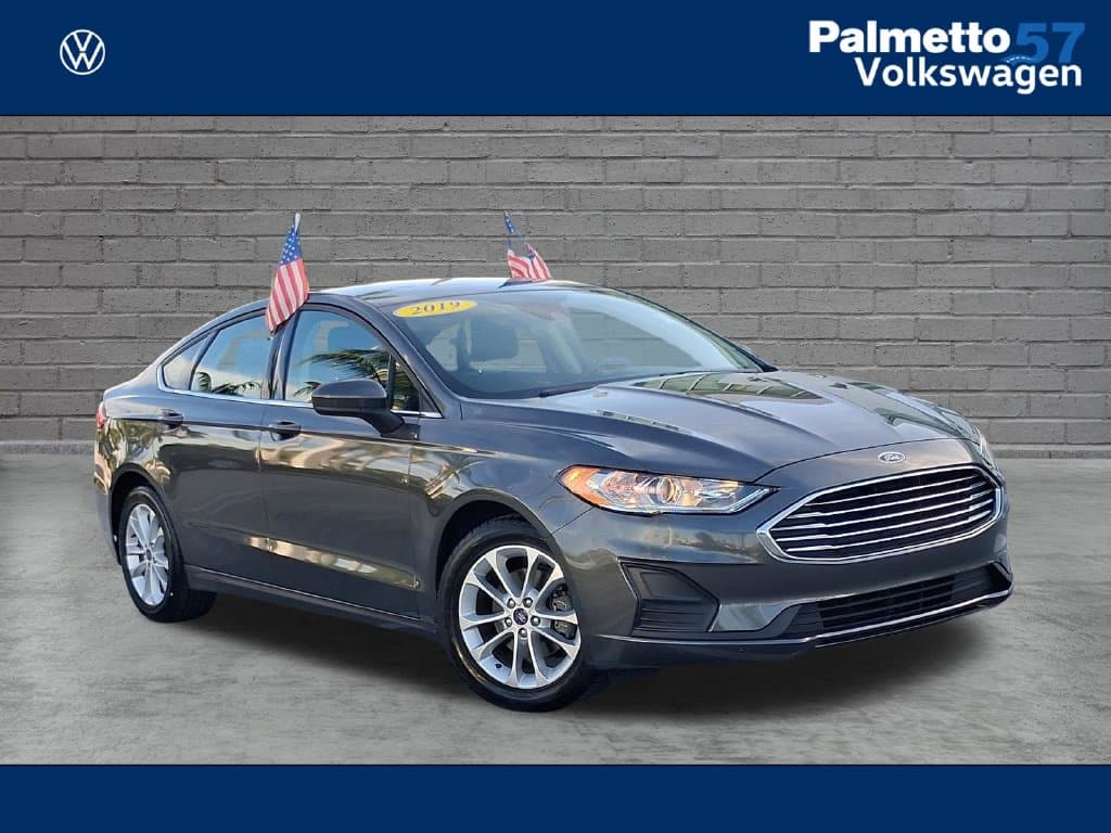 2019 Ford Fusion SE — photo 1 of 26