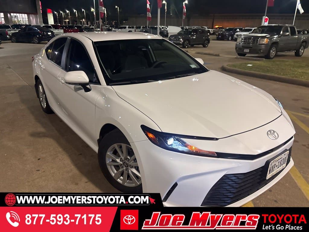 2026 Toyota Camry LE — photo 1 of 4