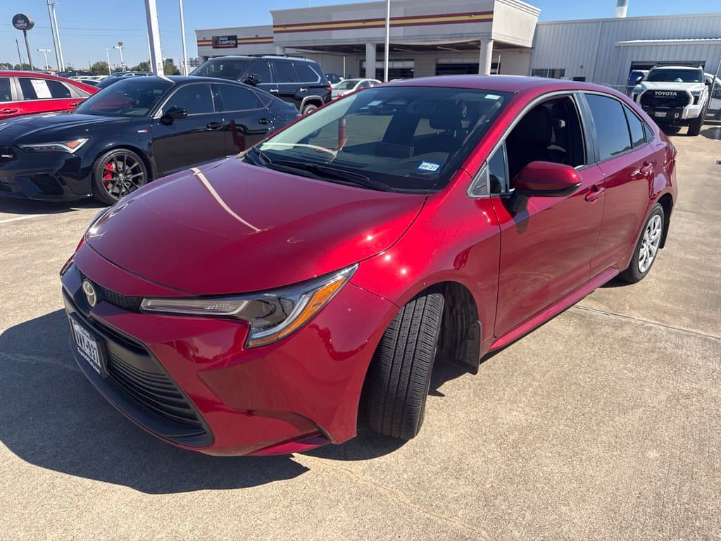 2024 Toyota Corolla LE — photo 1 of 7