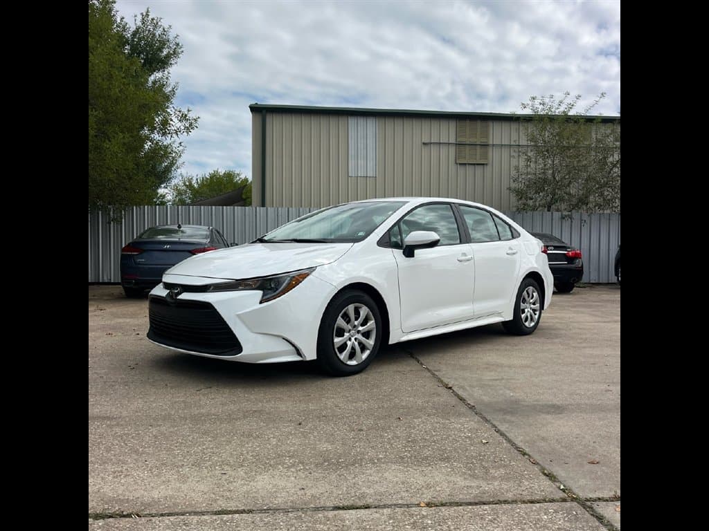 2026 Toyota Corolla LE — photo 1 of 2