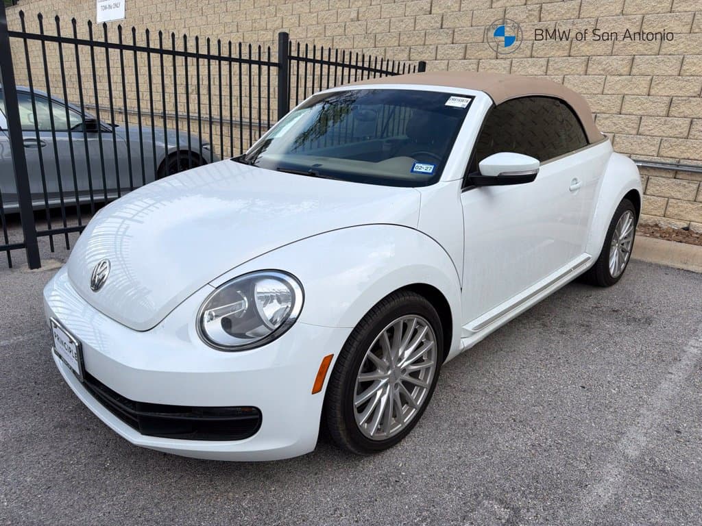 2014 Volkswagen Beetle Convertible 1.8T — photo 1 of 5