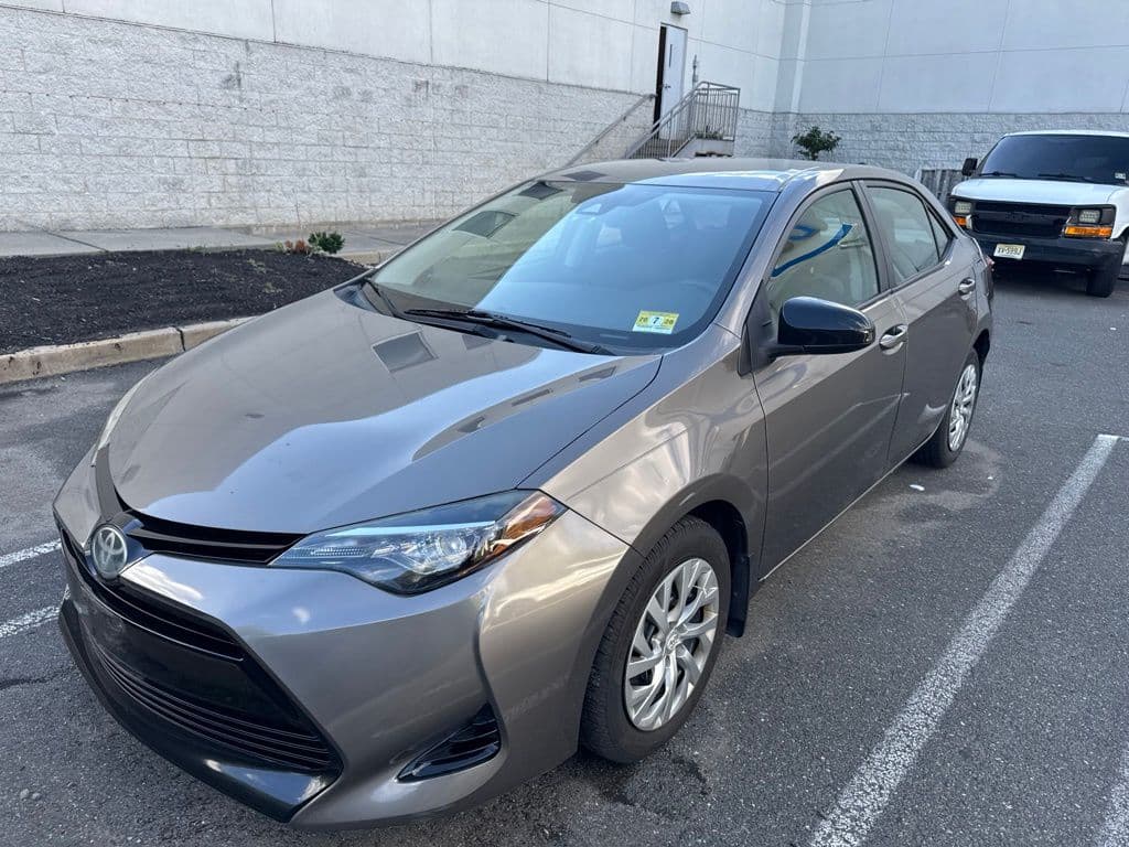 2017 Toyota Corolla LE — photo 1 of 22