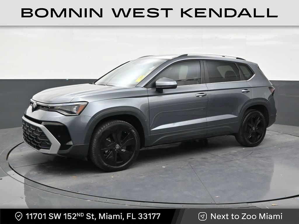 2025 Volkswagen Taos SE — photo 1 of 33
