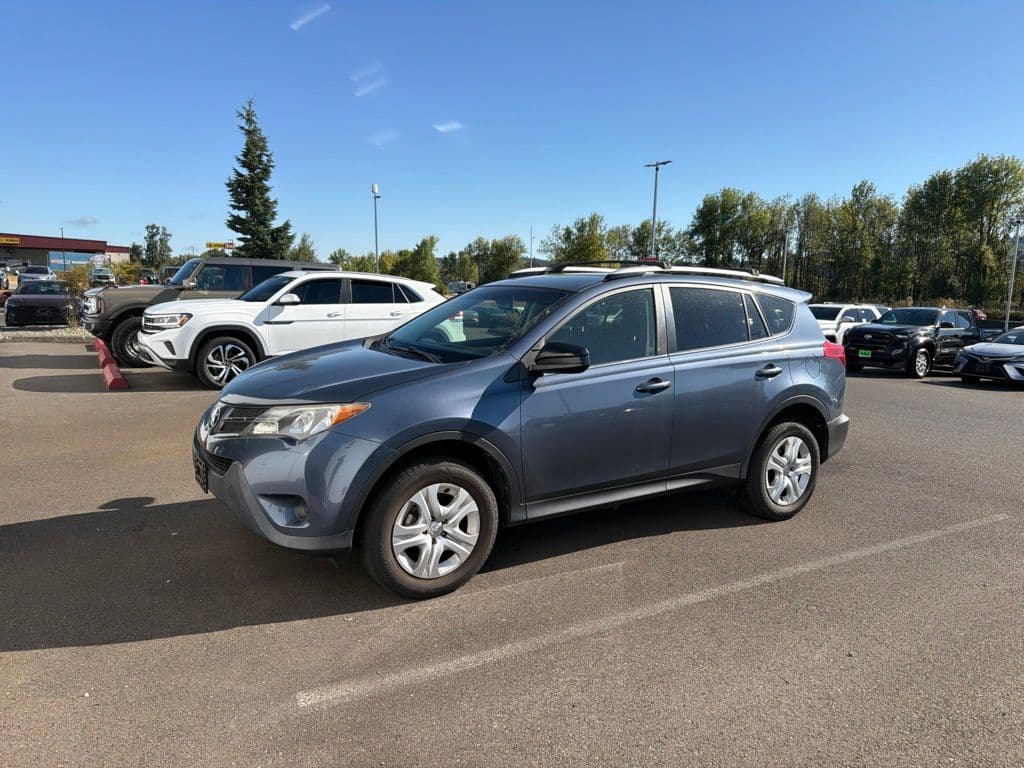 2014 Toyota RAV4 LE — photo 1 of 3