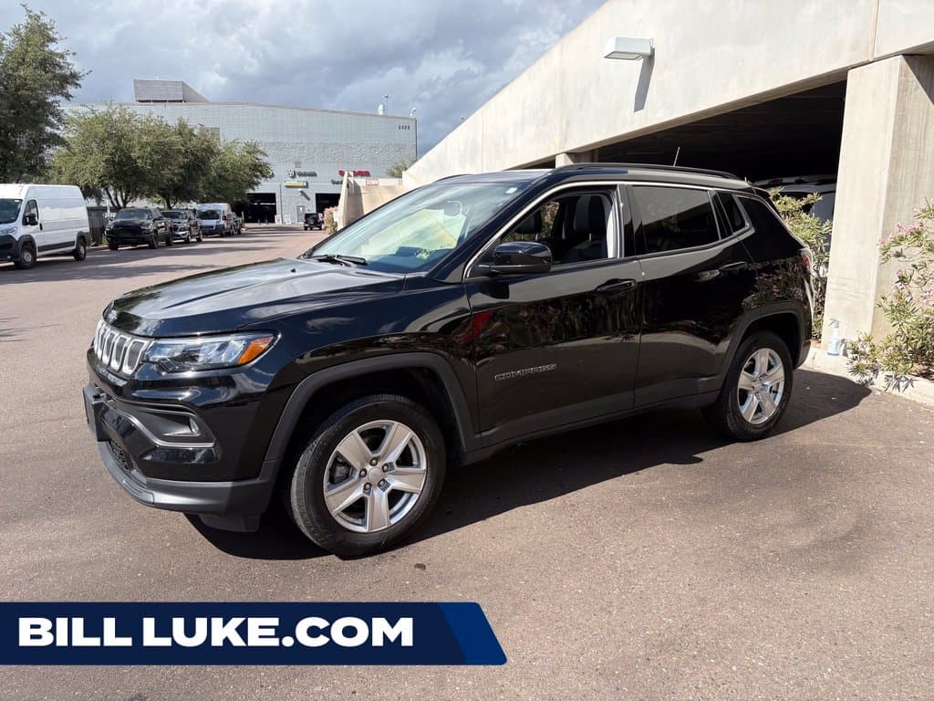 2022 Jeep Compass Latitude — photo 1 of 24