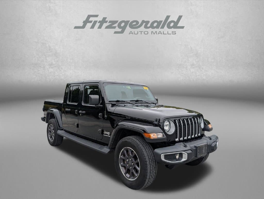 2022 Jeep Gladiator Overland — photo 1 of 9
