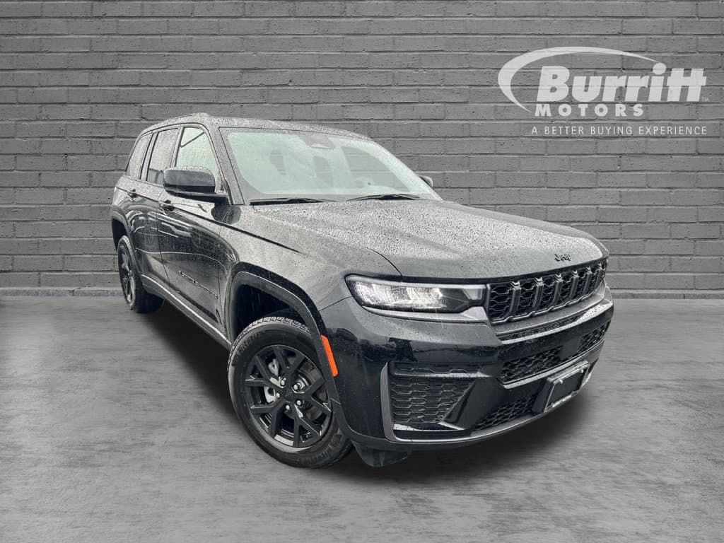2026 Jeep Grand Cherokee Laredo Altitude — photo 1 of 21