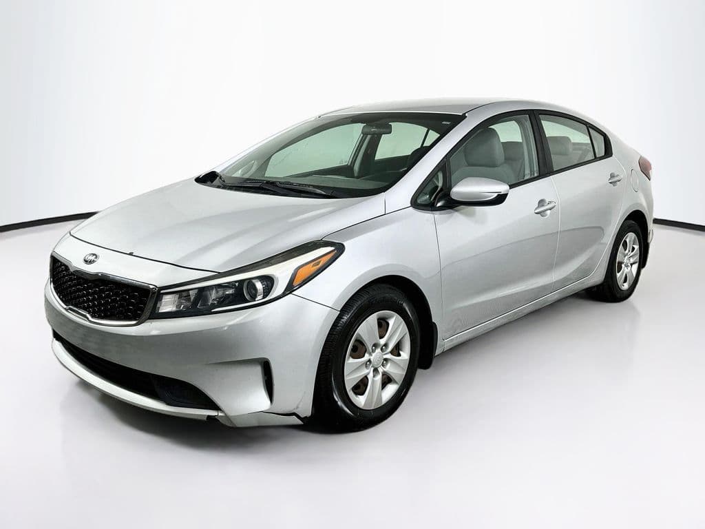 2017 Kia Forte LX — photo 1 of 25