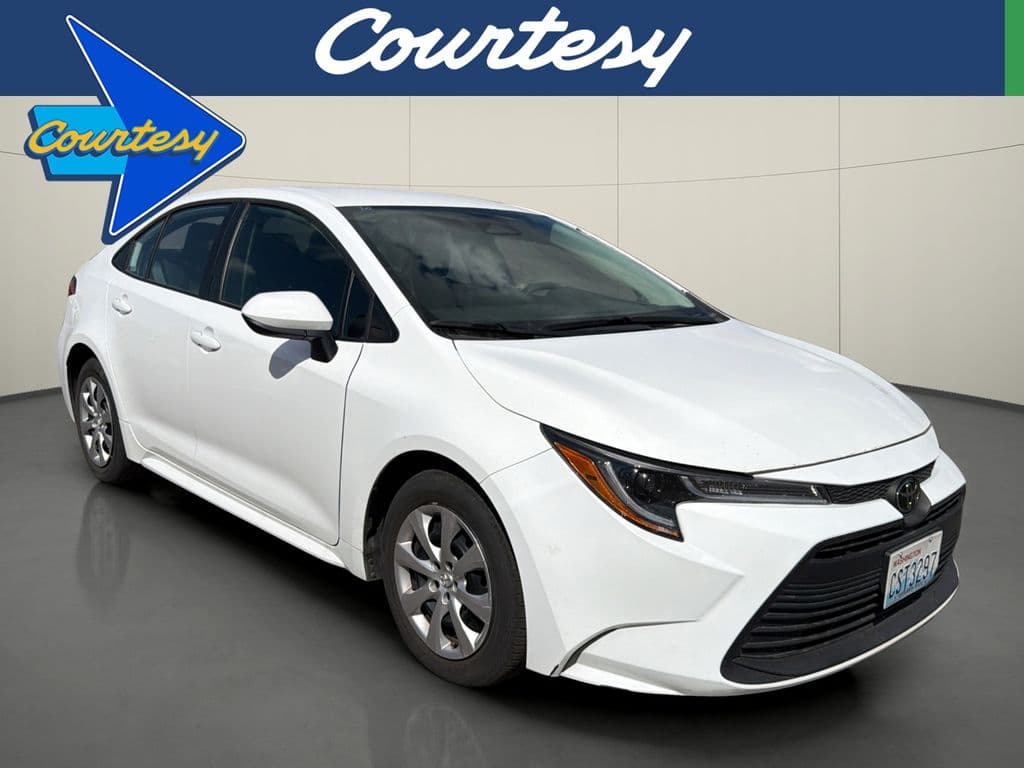 2025 Toyota Corolla LE — photo 1 of 19