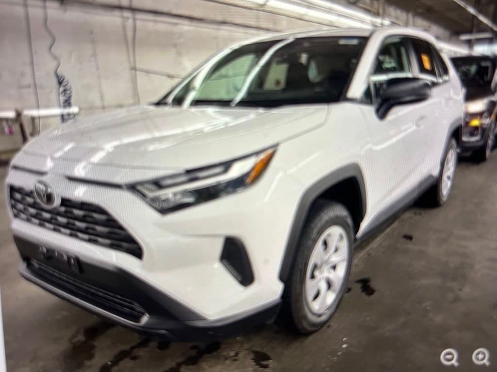 2024 Toyota RAV4 LE — photo 1 of 2