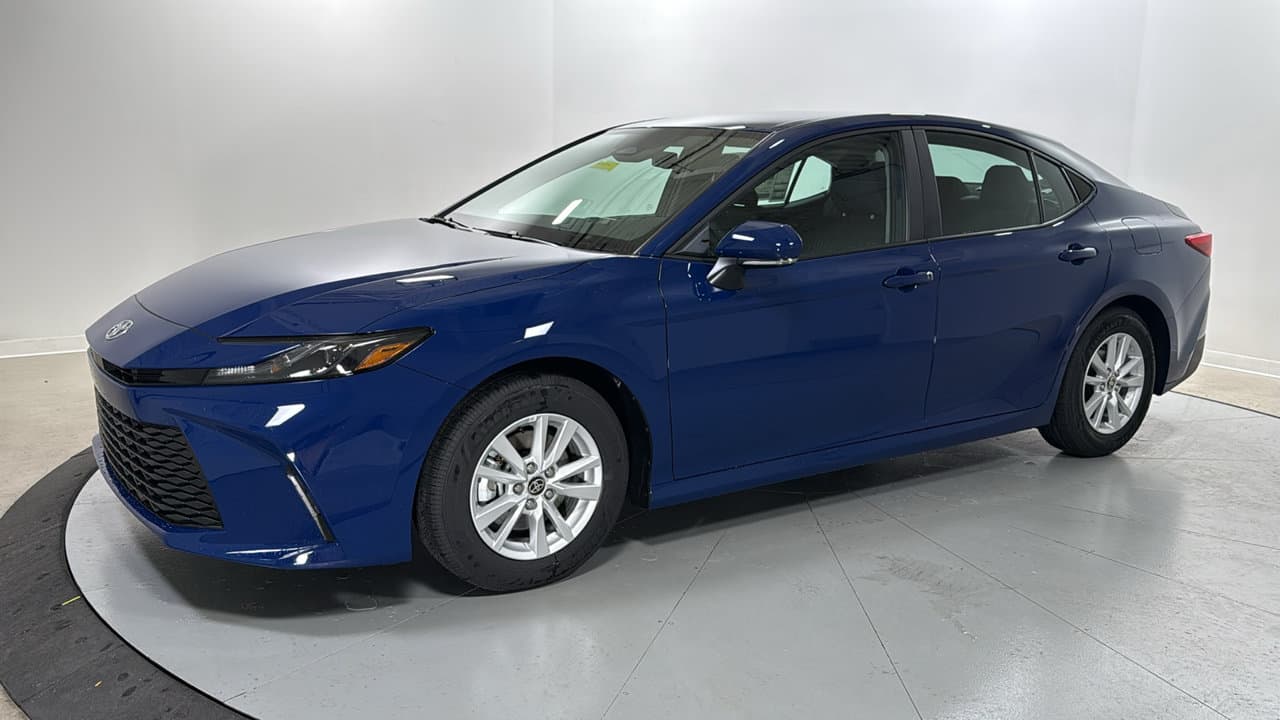 2026 Toyota Camry Base — photo 1 of 25