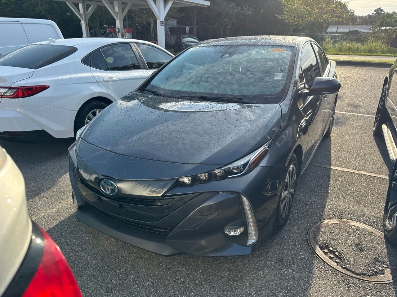 2022 Toyota Prius Prime Limited — photo 1 of 6