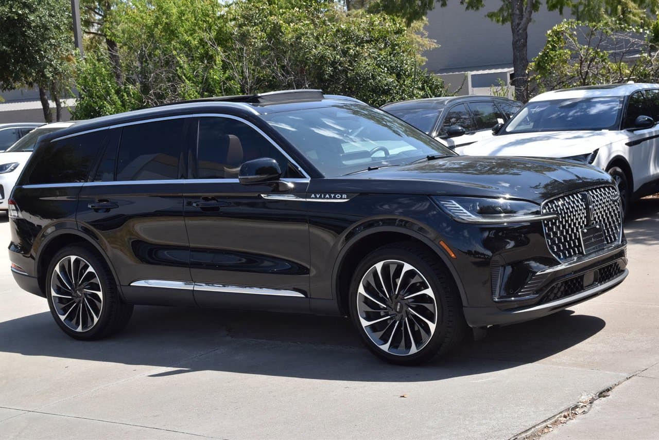 2026 Lincoln Aviator Reserve — photo 1 of 35