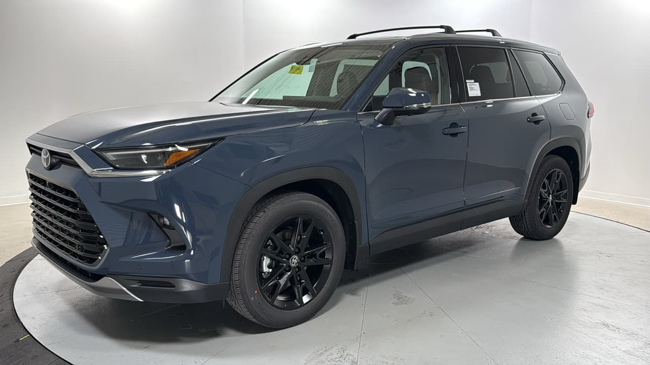 2026 Toyota Grand Highlander Platinum — photo 1 of 26