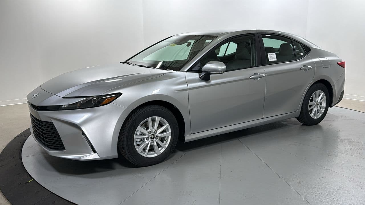 2026 Toyota Camry LE — photo 1 of 25