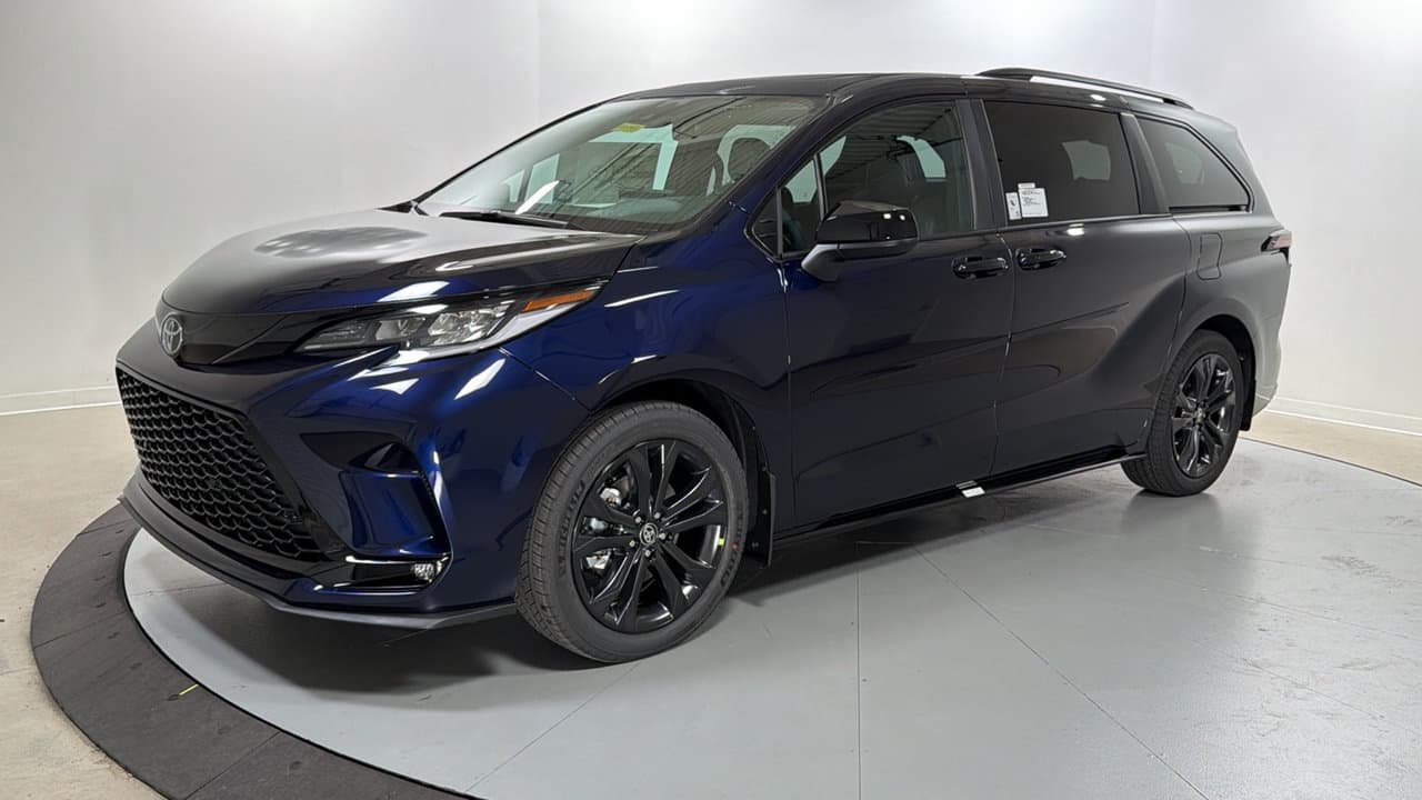 2026 Toyota Sienna XSE — photo 1 of 26