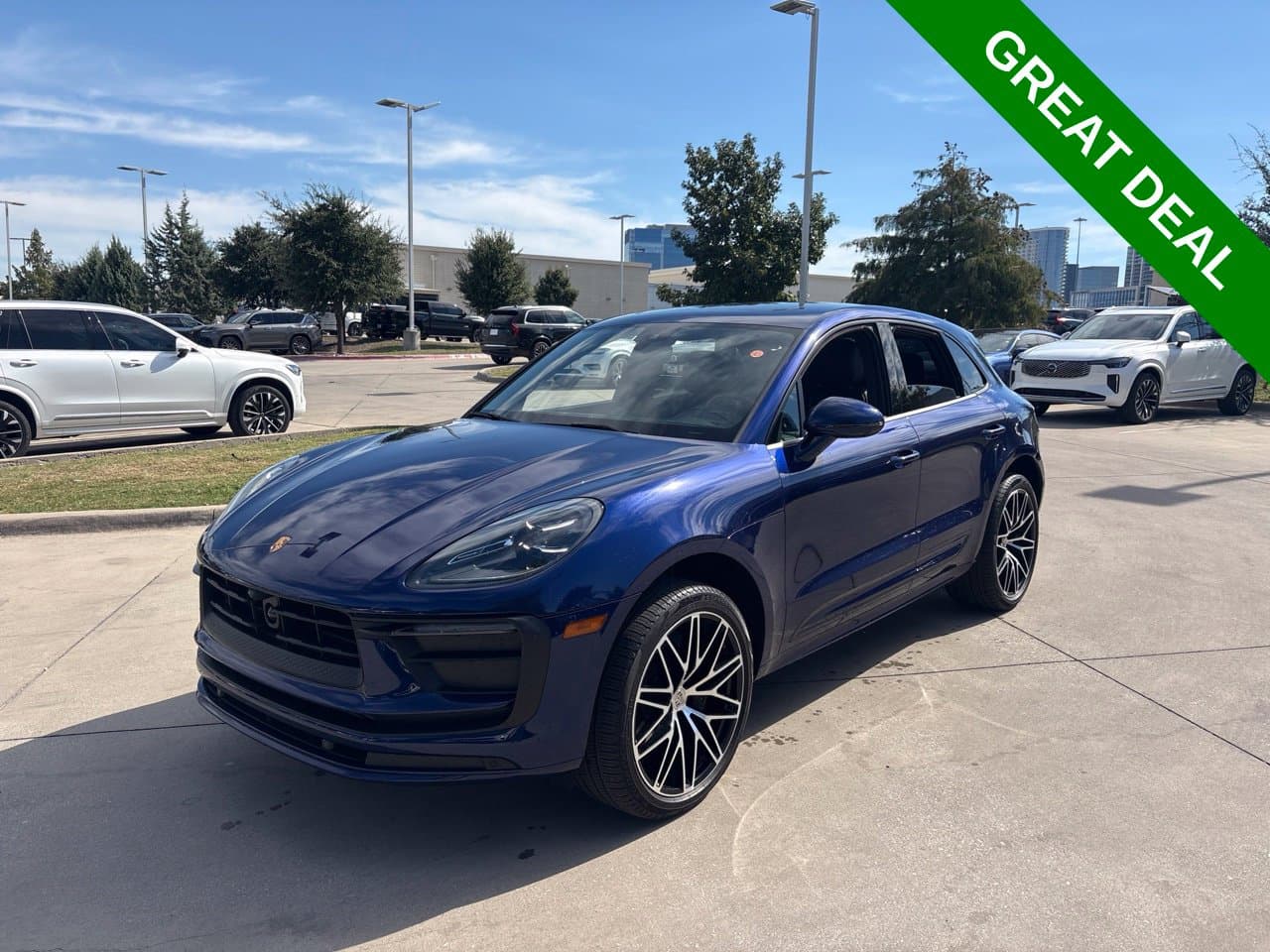 2024 Porsche Macan Base — photo 1 of 29